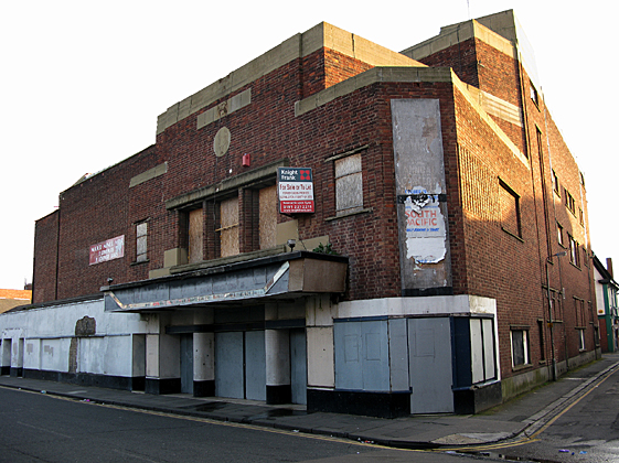 blyth-wallaw-full-monty